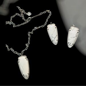 RARE! Kendra Scott Skylar Arrowhead Necklace and matching Earrings